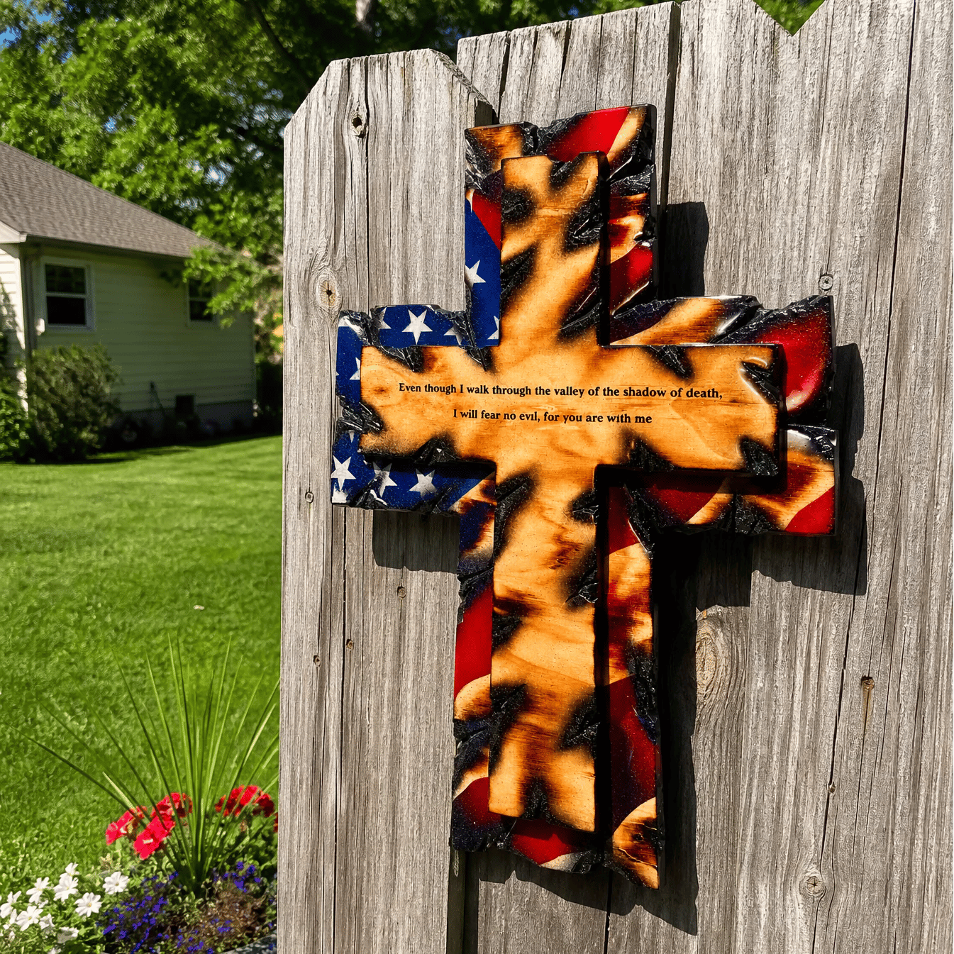 🌟🎉Patriotic American Tattered Flag Cross Wall Decor