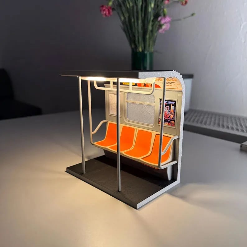 🚇NYC Subway Train Lamp – Includes 3 Interchangeable Posters